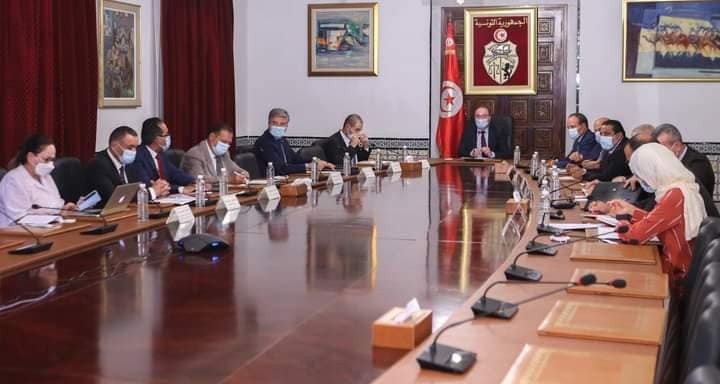 مجلس وزاري مضيق يوصي بتوفير المستلزمات الضرورية والعاجلة في المستشفيات