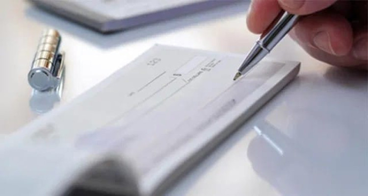 إحباط تهريب صكوك بنكية بمطار تونس قرطاج