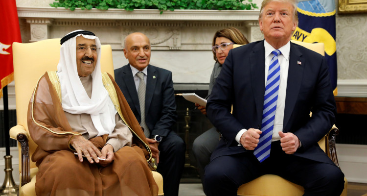 ترامب يمنح وسام الاستحقاق العسكري برتبة قائد أعلى لأمير الكويت