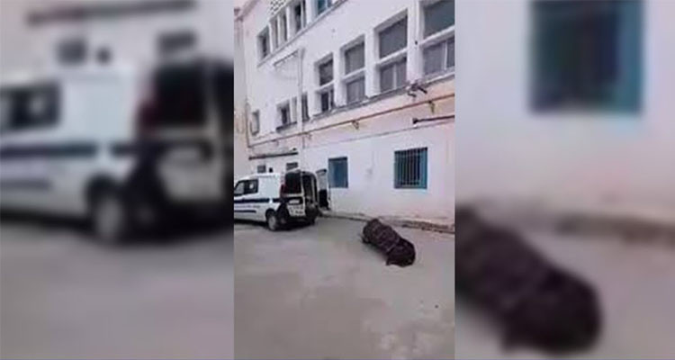 جثة أمام بيت الأموات في مستشفى عبد الرحمان مامي