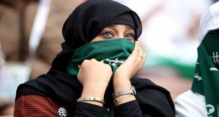 بعد معركة قانونية دامت 3 سنوات : سعودية تحصل على 'حكم تاريخي'بالعيش وحدها