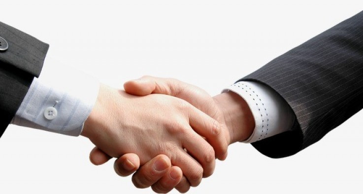 دراسة : المصافحة الضعيفة ''قد تكون علامة تحذيرية على الإصابة بمرض خطير ''