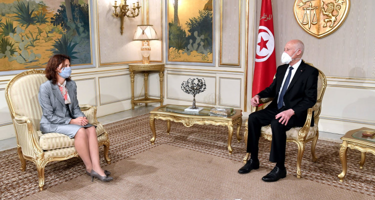 بعد انتهاء مهامها : سفيرة بلغاريا تؤدي زيارة توديع لرئيس الجمهورية
