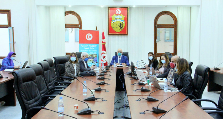 فحوى اجتماع وزير الصحة بالمديرين الجهويين للصحة