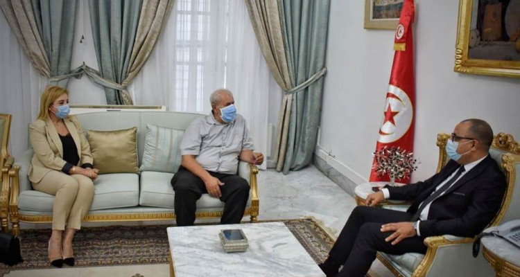 رئيس الحكومة يستقبل وفدا عن تحيا تونس