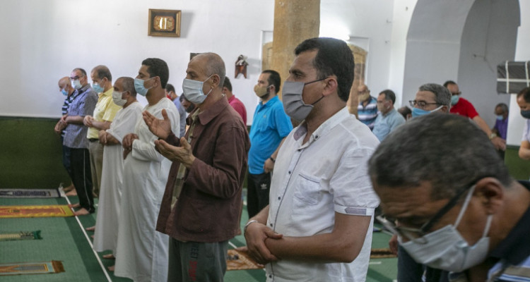 4 وفيات و100 إصابة بكورونا في صفوف منظوري وزارة الشؤون الدّينيّة