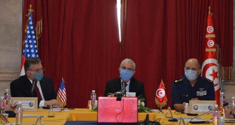 وزير الدفاع يُثمّن دعم الإدارة الأمريكية  لتونس في حربها ضدّ الإرهاب