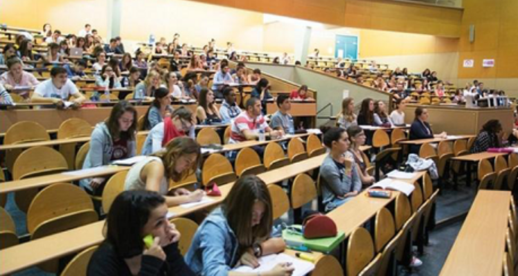 الإثنين 16 نوفمبر : استئناف الدروس حضوريا في الجامعات