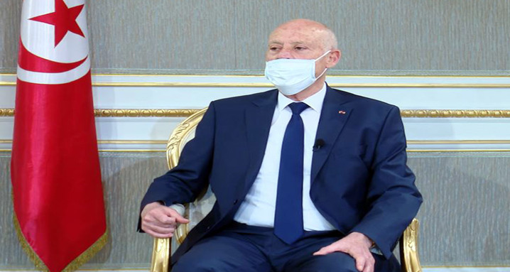 قيس سعيد  :''ستِّ إن أعياك أمري فإحمليني زقفونه'' (فيديو)
