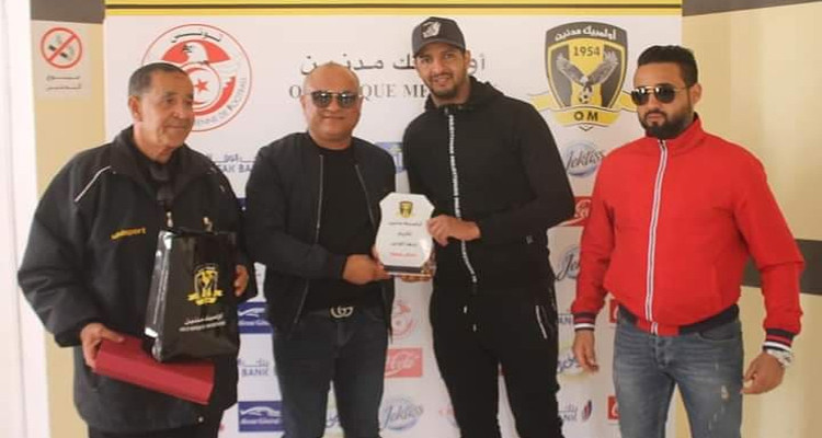 أولمبيك مدنين يكرّم اللاعب عصام جمعة