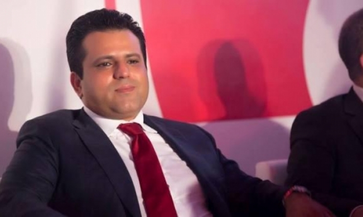 سليم الرياحي يعلن رسميا الانسحاب من السباق الرئاسي لفائدة عبد الكريم الزبيدي