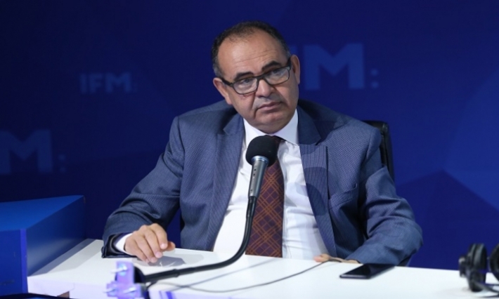 مبروك كورشيد: استعنا بالسلالم والحبال لينزل إلياس الفخفاخ أخيرا من الشجرة (فيديو) 