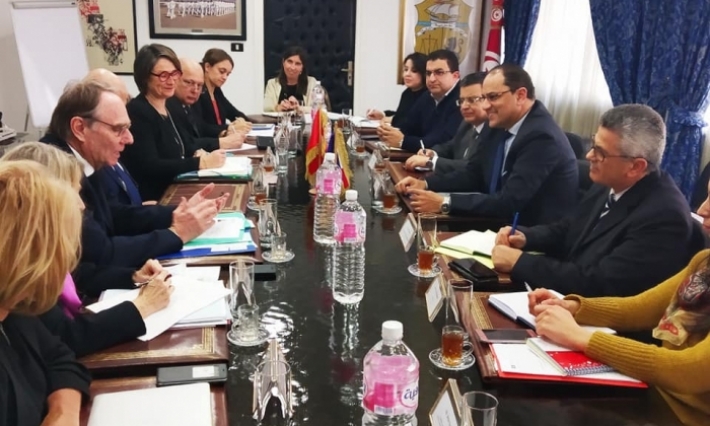 جامعة فرنسية تقرر إعفاء الطلبة التونسيين من معاليم الترسيم الجديدة الخاصة بالطلبة الأجانب