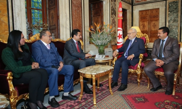 رئيس البرلمان يلتقي وفدا عن اتحاد المحامين العرب