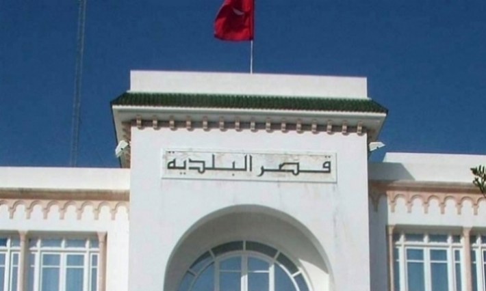 بلدية سوسة تمنع تعليق اللافتات الإعلانية 