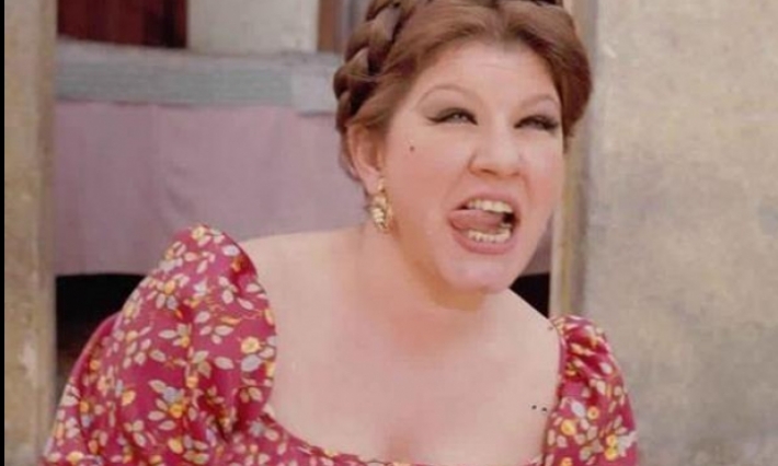 فنانة مصرية شهيرة تفقد القدرة على الحركة بسبب خطأ طبي