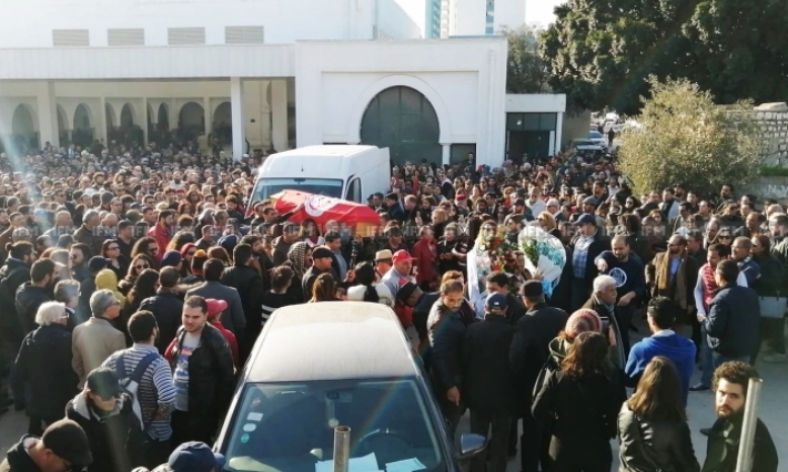 بالصور: تشييع جثمان الناشطة الحقوقية والمدوّنة لينا بن مهني