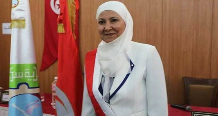 رئيسة بلدية سكرة تطالب بعزل حي دار فضال