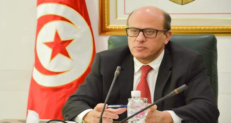 وزير الصناعة: المشاركة في صنع الكمامات تتطلب تجاوز الاختبارات