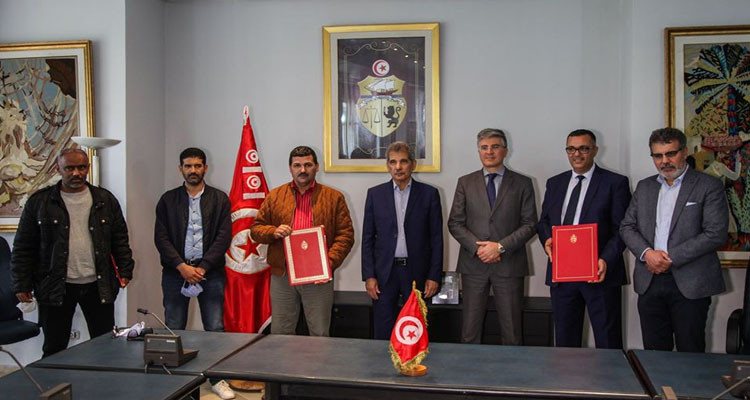 تمكين عمال قطاع وكالات الأسفار والسياحة من أجور شهر أفريل