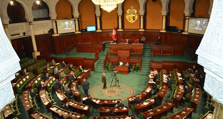 البرلمان يمر إلى التصويت على فصول مشروع قانون التفويض للحكومة