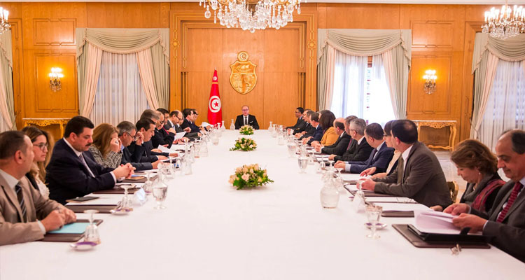 تبرع أعضاء الحكومة بنصف مرتب أفريل لصندوق 1818