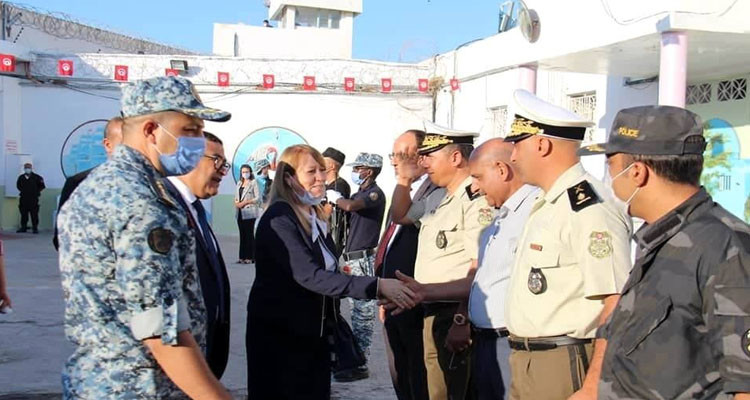 المنستير: وزيرة العدل تشارك أعوان السجون ومودعي السجن المدني فرحة العيد