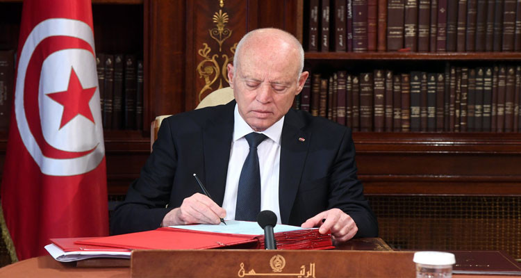 رئيس الجمهورية يقرر تمتيع 859 محكوما بالعفو الخاص