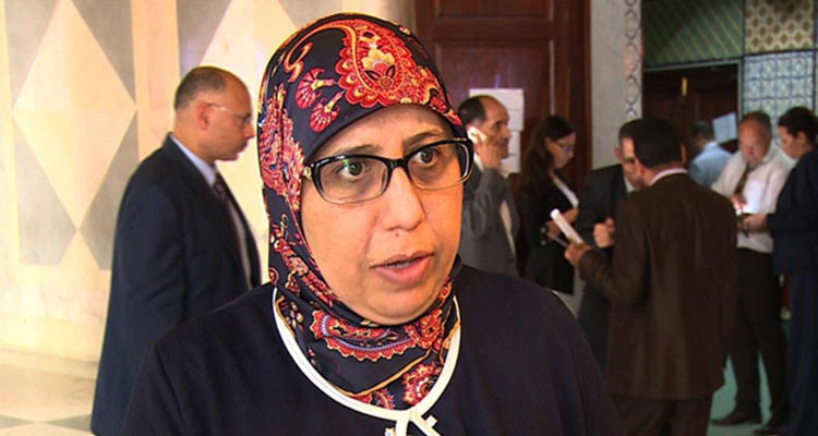 يمينة الزغلامي تتحول إلى مراسلة لإي أف أم في المباشر