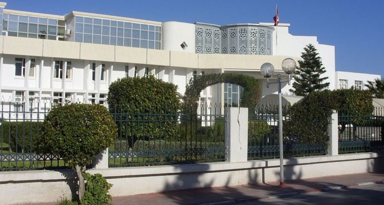 وزارة الرياضة تدعو الجامعات إلى مزيد الحذر والالتزام بالإجراءات