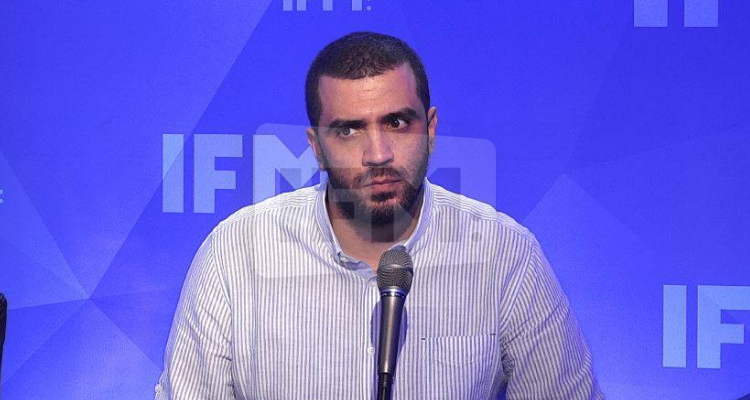 تدوينة راشد الخياري حول قطع رأس مدرس فرنسي: النيابة العمومية تتدخل