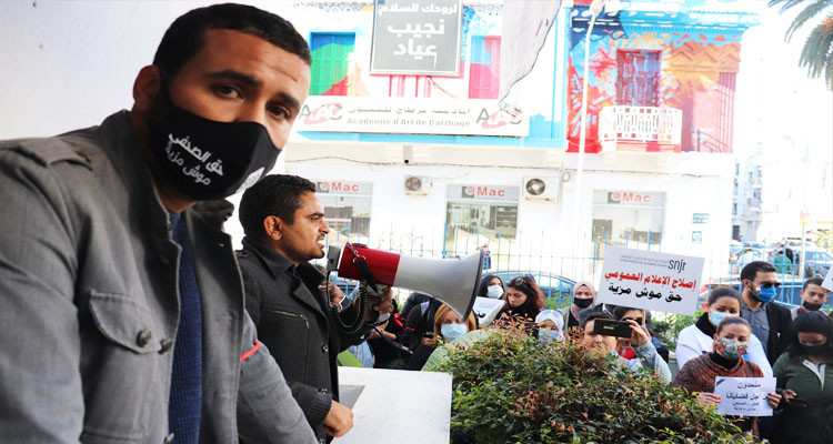 نقيب الصحفيين: تراجع الحكومة عن تفعيل الاتفاقية المشتركة عار على الدولة التونسية
