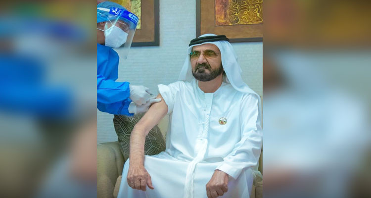 حاكم دبي يتلقى جرعة من لقاح فيروس كورونا