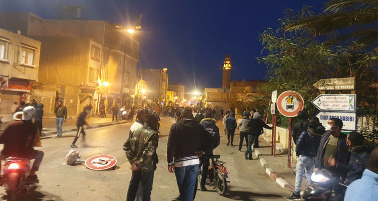سرقة فضاءات تجارية في توزر: تنسيقية احداث توزر الجديدة تنفي مسؤوليتها