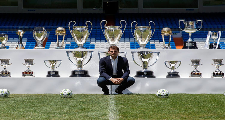إيكر كاسياس يعود إلى ريال مدريد من بوابة الإدارة
