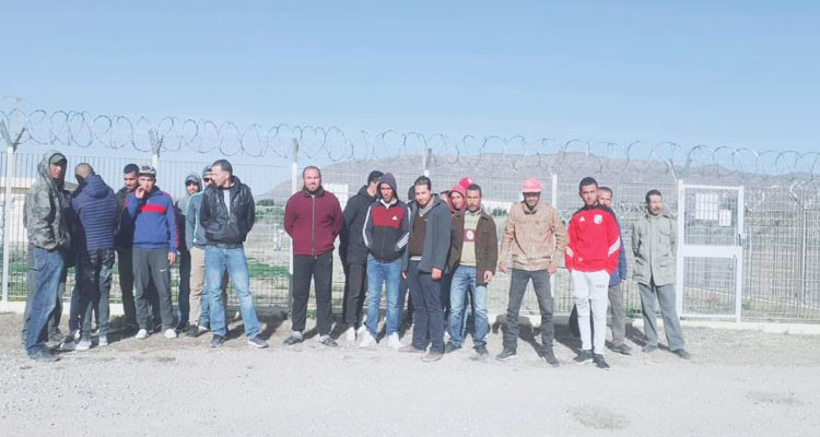 متساكنو طرزة الجنوبية يغلقون فانة ضخ الغاز ومطلبهم الوحيد ماء صالح للشرب
