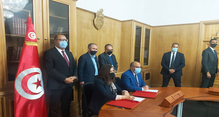 الطبوبي: الحكومة جسمت مصداقيتها عبر توقيع الاتفاقيات العالقة منذ سنوات