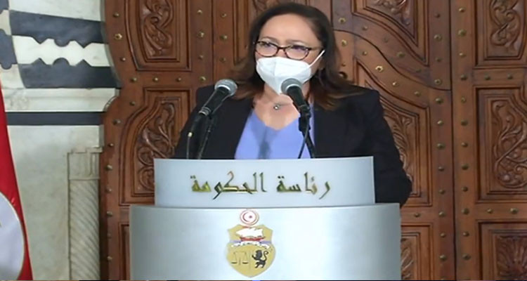 بن علية: نحو التخلي عن نظام العمل يوم بيوم بالمؤسسات العمومية