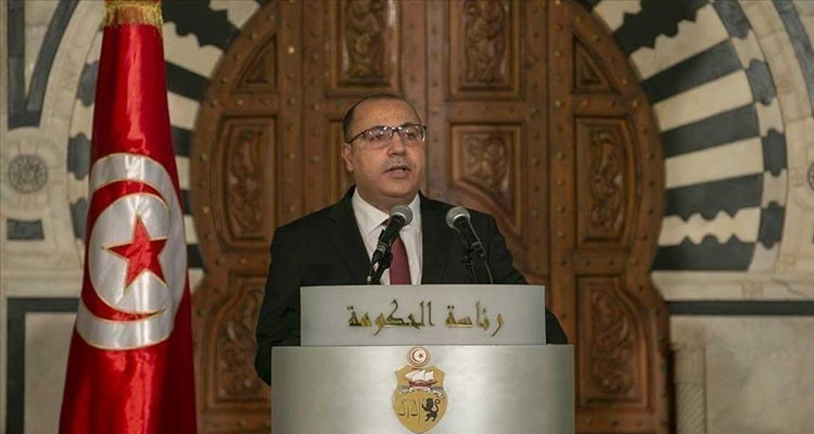 رئيس الحكومة يتعهد بحل مشكل الأطباء والصيادلة الاستشفائيين الجامعيين