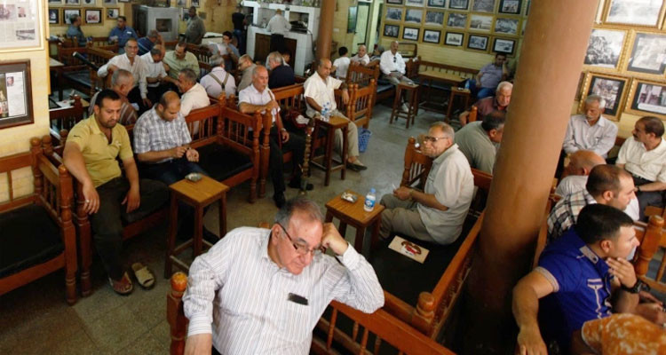 الفضاءات الداخلية للمقاهي