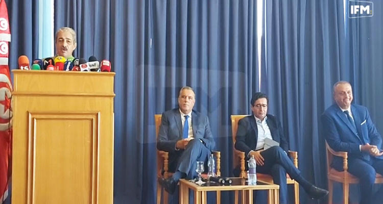 أربعة أحزاب تطرح نفسها قطبا ثالثا وتطالب الرئيس بالعودة إلى المسار الديمقراطي