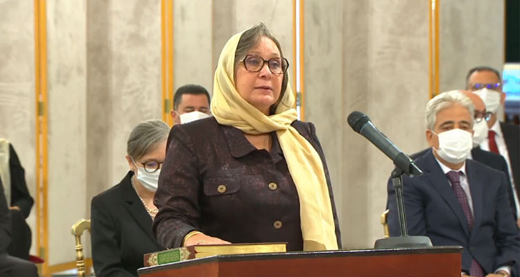 السيرة الذاتية لنائلة نويرة القنجي وزيرة الصناعة في حكومة نجلاء بودن