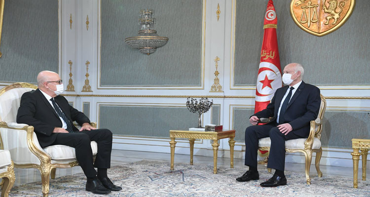 سعيد يؤكد على ضرورة طمأنة التونسيين والتقشف في التصرّف في المالية العمومية