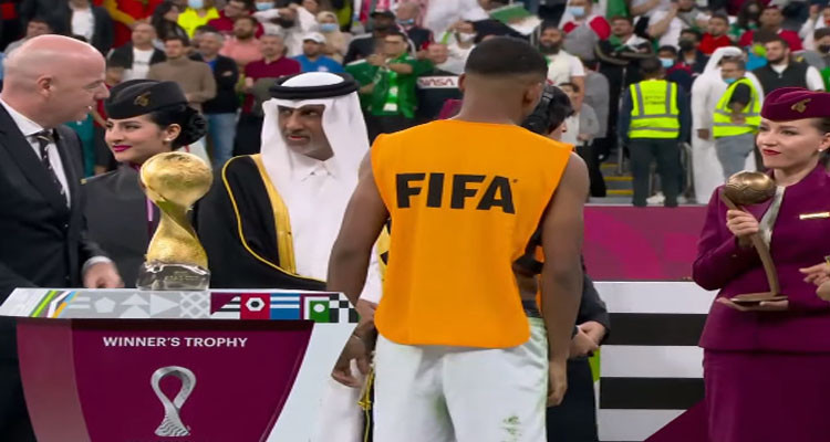 أين اختفت جائزة هداف كأس العرب سيف الدين الجزيري؟
