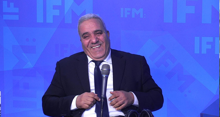 مختار ينفجر ضاحكا عند التطرق إلى مسألة الدعوة إلى إجراء حوار وطني