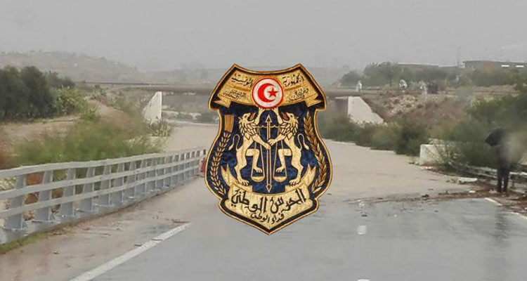 انقطاع حركة المرور بعدد من الطرقات وإدارة الحرس تدعو إلى أخذ الاحتياطات 