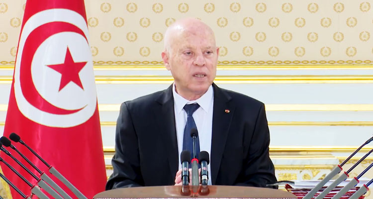 قيس سعيد: لن نقبل بأن يتدخل فينا أحد نحن أحرار وأوفياء لدماء الشهداء...