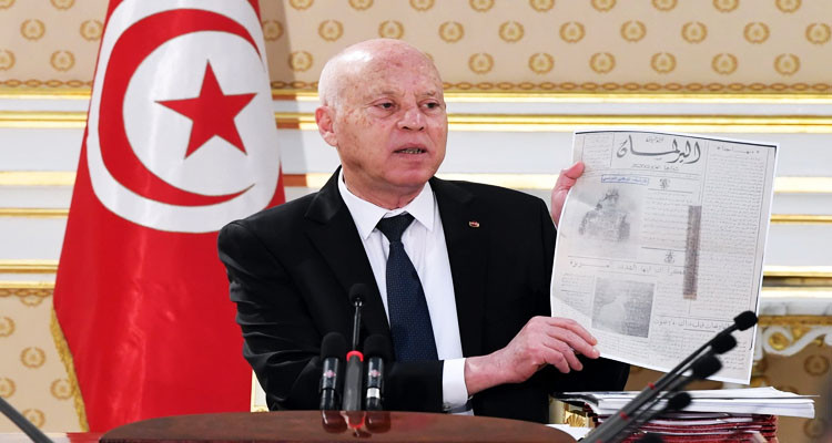 قيس سعيد: نعمل على تحقيق آمال ومطالب الشهداء الذين سقطوا من أجل برلمان وطني