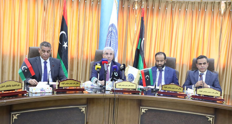 بعد رواج أخبار حول منعه من مغادرة تونس: فتحي باشاغا يعقد أول مجلس وزراء