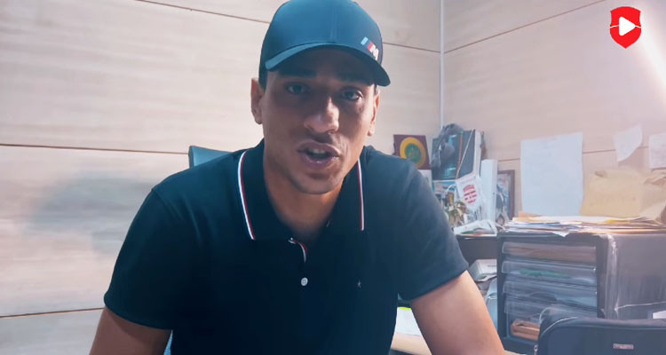 فيديو مؤثر لأسامة الرميكي بعد مغادرة السجن: إن شاء الله غلطة وماعادش تتعاود
